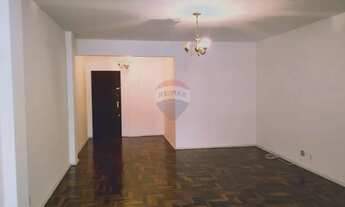 Imagem 2: Espaçoso apartamento de três quartos, sendo um suite, próximo ao Colégio Jesuitas, a merca