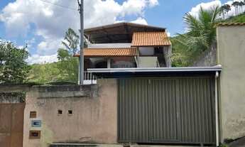 Imagem: Casa grande em final de construção, com