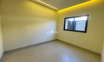 Imagem 3: Casa com 4 suítes plenas, incluindo uma master. Localizada no Alphaville 1 -Senador Canedo