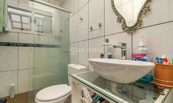 Imagem 7: Casa Residencial com 3 dormitórios, sendo 1 suíte, e 4 vagas de garagem no bairro Cavalhad