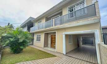 Imagem: Casa com 4 dormitórios, sendo 1 suíte