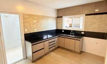 Imagem 6: Imóvel para aluguel possui 240 metros quadrados com 4 quartos