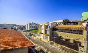 Imagem 3: Bem iluminada e com uma charmosa área gourmet para venda