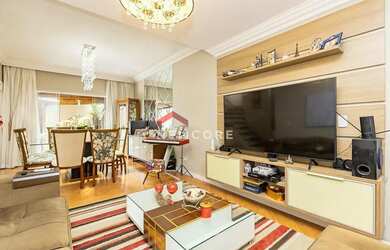 Imagem: Sobrado em Rua General Theodorico Gonçalves