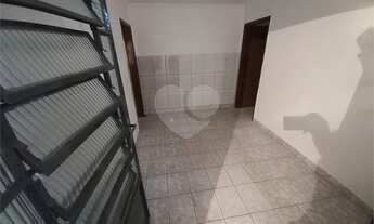 Imagem 2: Casa com 1 Quarto e 1 banheiro para Alugar, 48 m²