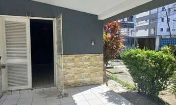 Imagem 2: Casa para aluguel possui 220 metros quadrados com 5 quartos