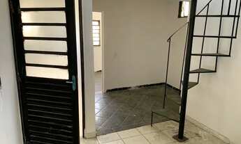 Imagem 4: Modesta casa com terraço