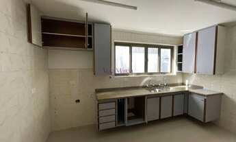 Imagem 5: Linda casa em Alphaville, 4 Dormitórios sendo 2 suítes, lazer com piscina e churrasqueira