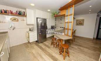 Imagem 5: Seu Refúgio dos Sonhos: Encantadora Casa à Venda no Bairro Seminário