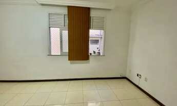 Imagem 2: Apartamento para aluguel no Rio Vermelho com três quartos e dependência completa - 3/4 - 9