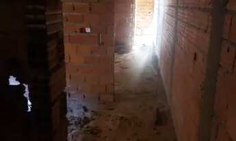 Imagem: Terreno com duas casas construídas sem