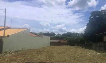 Imagem: Terreno próximo ao estádio Adamantina