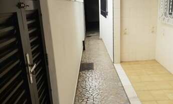 Imagem 3: Alugo excelente casa térrea 3 dormitórios com edícula no bairro Marapé em Santos!