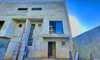 Imagem 2: Sobrado de Alto Padrão com Vista para o Mar, Piscina e Estrutura Tecnológica Completa