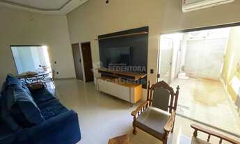 Imagem 4: Casa com piscina no Residencial Santa Regina de 02 dormitórios