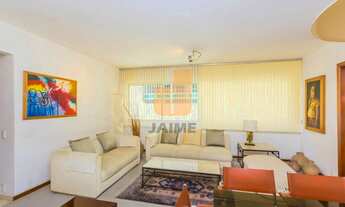 Imagem: Apartamento padrão com 3 dormitórios sendo