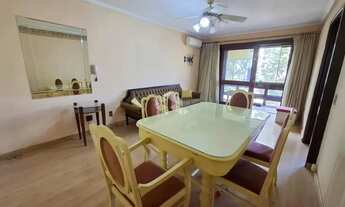 Imagem 3: Apartamento com 2 dormitórios de frente, sacada, elevador, portaria noturna 12h e 2 salões