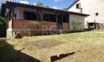 Imagem 2: Casa em Porto Alegre, no bairro Hípica, com 2 dormitório(s), e 2 banheiros, à venda