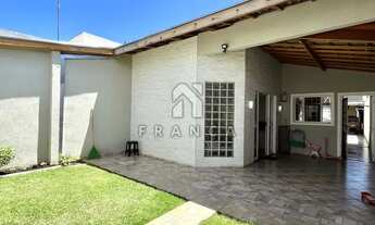 Imagem: Casa - 3 Dormitórios, 1 Suíte e Área