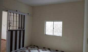 Imagem 5: Alugo Casa bem localizada e com amplos quartos no Centro de Pinheiro