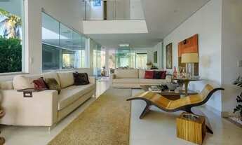 Imagem 3: Ampla, iluminada e conectada ao céu