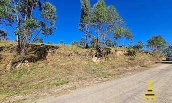 Imagem 2: Ótimo terreno à venda, localizado em condomínio fechado o lote conta com uma área grande e