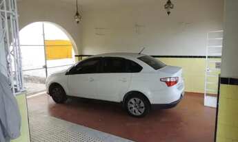 Imagem 2: Ótima casa, localizada na praça do Patriarca em Madureira, amplo comércio e farta condução