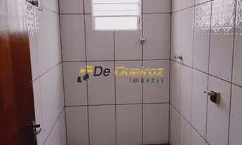 Imagem 2: DE QUEIROZ. IMÓVEL AMPLO COM LOCALIZAÇÃO PRIVILEGIADA! TUDO QUE VOCÊ PRECISA! M,ORADIA OU