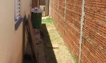 Imagem 2: Casa 02 dormitórios - Res Dignidade, Murada e portão eletrônico