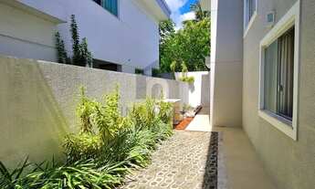 Imagem 7: Casa de condomínio para venda possui 220 metros quadrados com 4 quartos