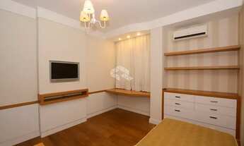 Imagem 3: Apartamento semimobiliado com vista para o mar, 4 dormitórios, sendo 2 suítes, 2 vagas