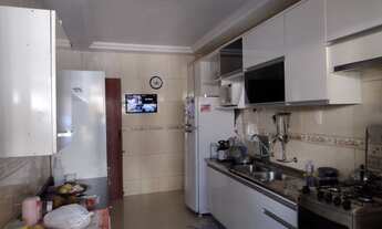 Imagem 7: Casa para venda possui 200 metros quadrados com 5 quartos