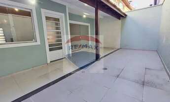 Imagem 2: Casa de condomínio para venda possui 229 metros quadrados com 4 quartos