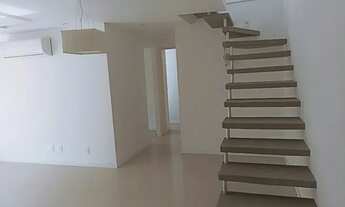 Imagem 7: Cobertura vazia localizada no condomínio Reserva Mapendi