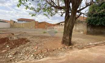 Imagem 5: Terreno no Bairro Santa Lúcia pronto para construir