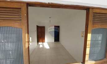 Imagem 4: Vende-se casa espaçosa em localização privilegiada!