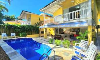 Imagem: Sobrado de alto padrão em condomínio fechado