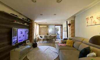 Imagem 4: Casa com 4 dormitórios, 2 suítes e 3 vagas de garagem e piscina, localizada no b