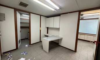 Imagem 6: Escritório com 110m2. Lindamente Reformado. Divisão Otimizada do Espaço