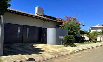 Imagem 2: Casa à venda no Condomínio Village 01 ? 3 quartos (1 suíte), 3 salas, 4 vagas de garagem e