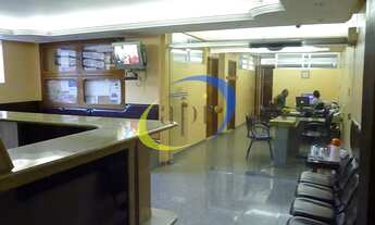 Imagem 2: Òtima oportunidade de sala comercial à venda para instalação de seu negócio no coração do