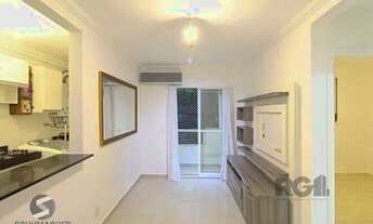 Imagem 7: Apartamento em Porto Alegre, no bairro Teresópolis, com 2 dormitório(s), e 2 banheiros, à