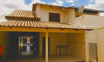 Imagem: IMÓVEL COM 3 RESIDÊNCIAS INDIVIDUAIS OPORTUNIDADE