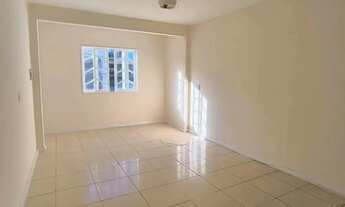 Imagem 2: Casa tipo apartamento com quintal privativo amplo, 2 quartos (1 suíte) Costa Azul