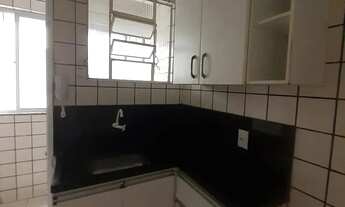 Imagem: 2 quartos, 1 banheiro, 1 lance escada