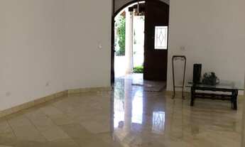 Imagem 6: Casa de condomínio para aluguel possui 650 metros quadrados com 4 quartos