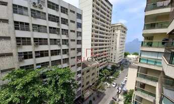 Imagem: Excelente planta na primeira quadra da Praia!