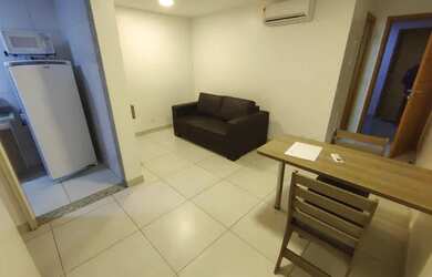 Imagem 4: Aptos de 1/4 mobiliados Janela na sala, gar e elevador, Próx as Firmas