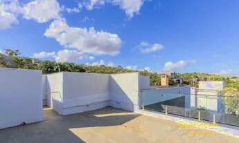 Imagem 6: Casa com 4 quartos, sendo 3 suítes em 590 m² em um espaçoso terreno de 1.000 m²