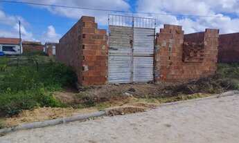 Imagem: Terreno em construção